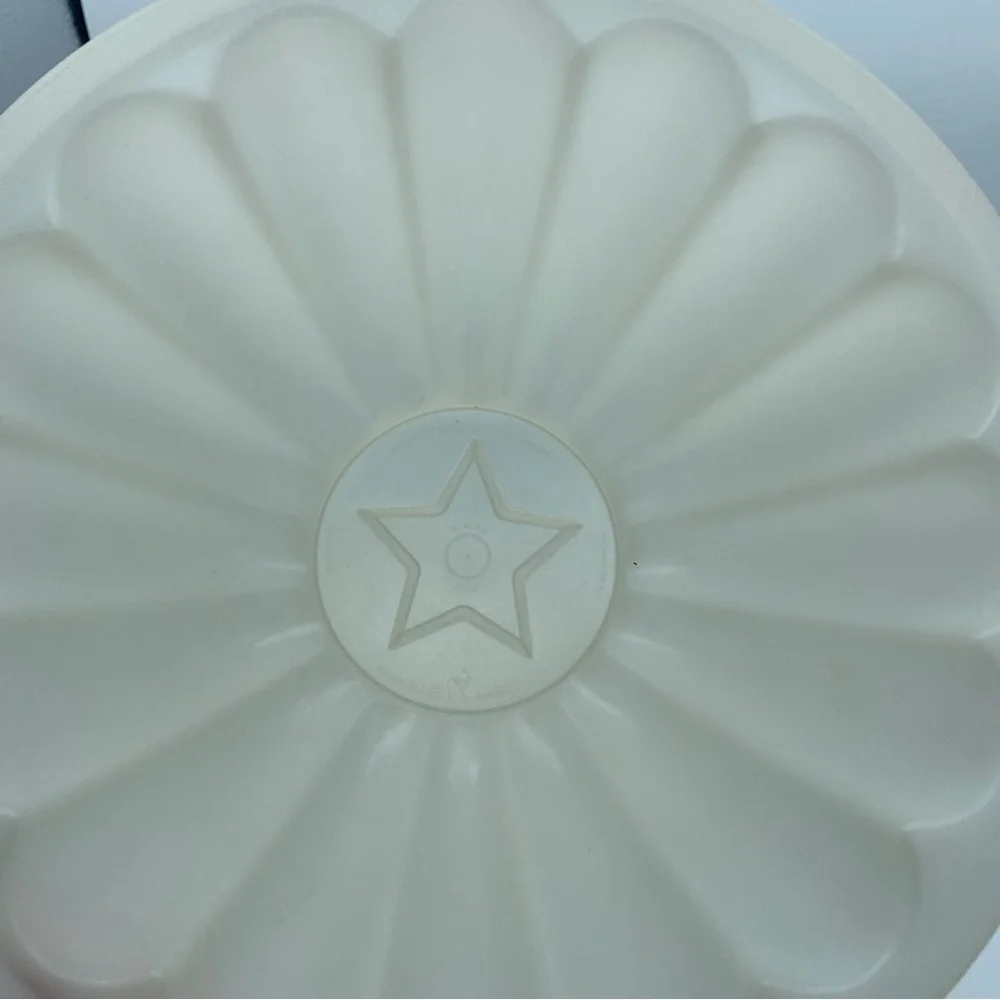 VTG Tupperware 3 Piece Jello Mold Ice Ring Star Design Bottom 9”
